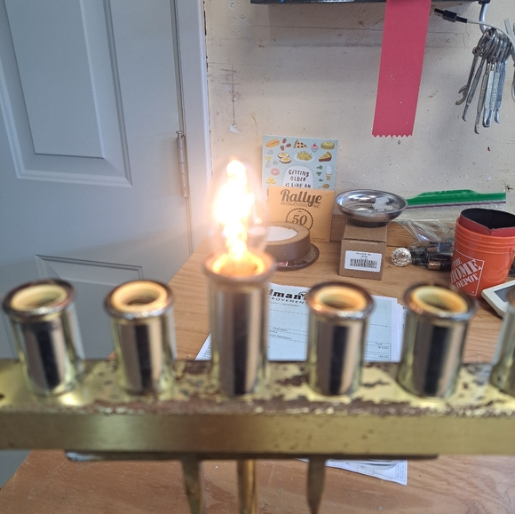 Vtg Brass Electric Menorah with Star of David 12.5" wide by 10.5" tall - Picture 12 of 16